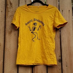 Social distancing tee